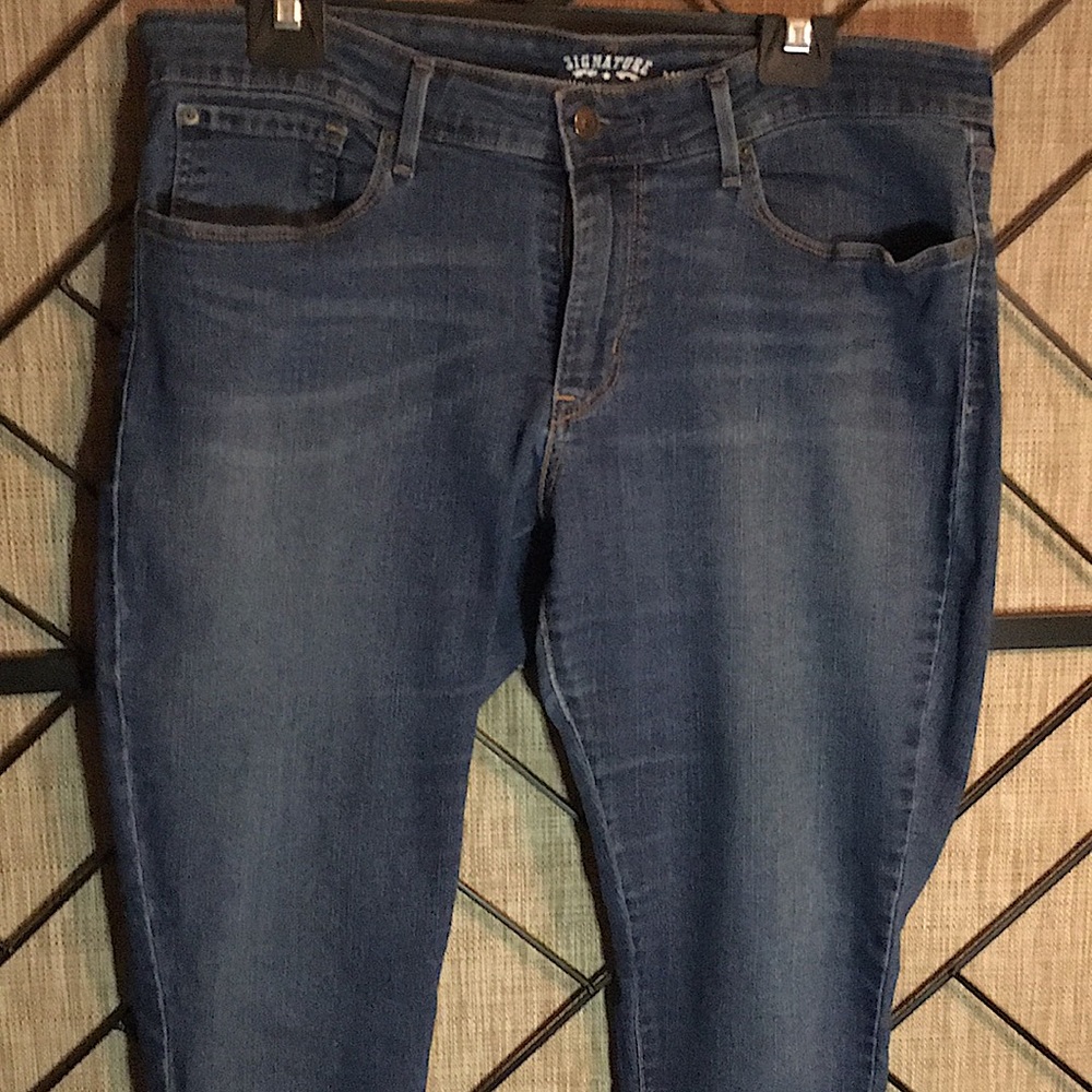 SIGNATURE LEVI STRAUSS CO MODERN SKINNY SIZE 16 GENTLY USED